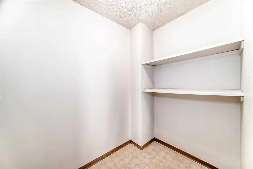 340 14 Avenue SW, #401