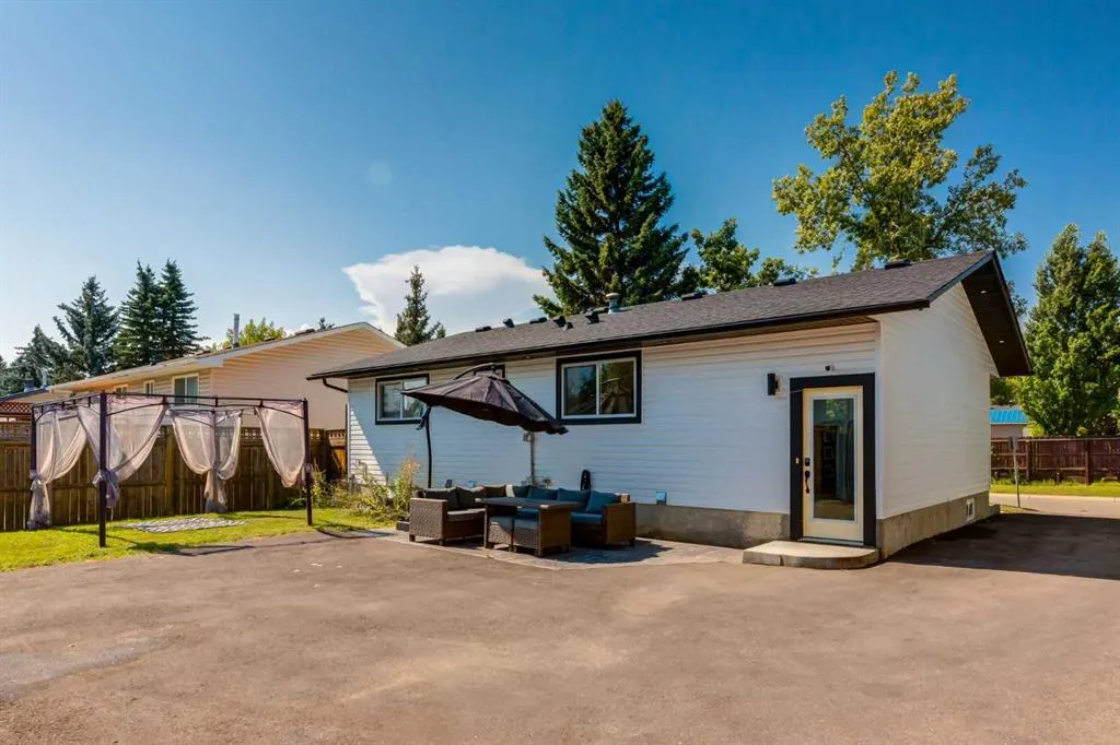 392 Cantrell Drive SW