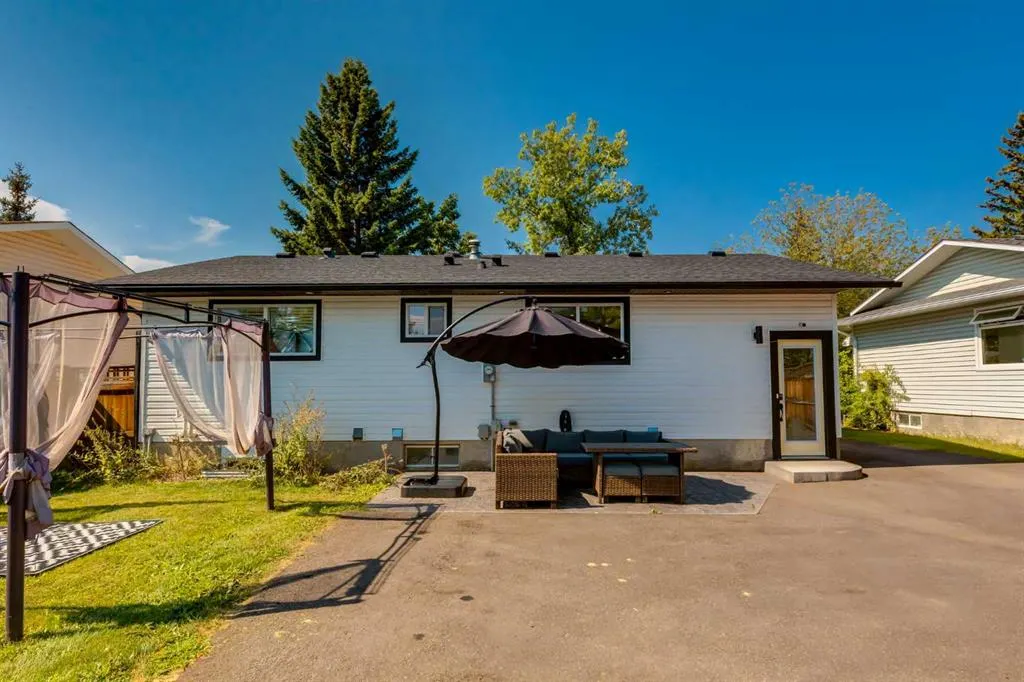 392 Cantrell Drive SW