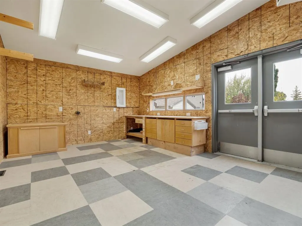 347 Squamish Court W