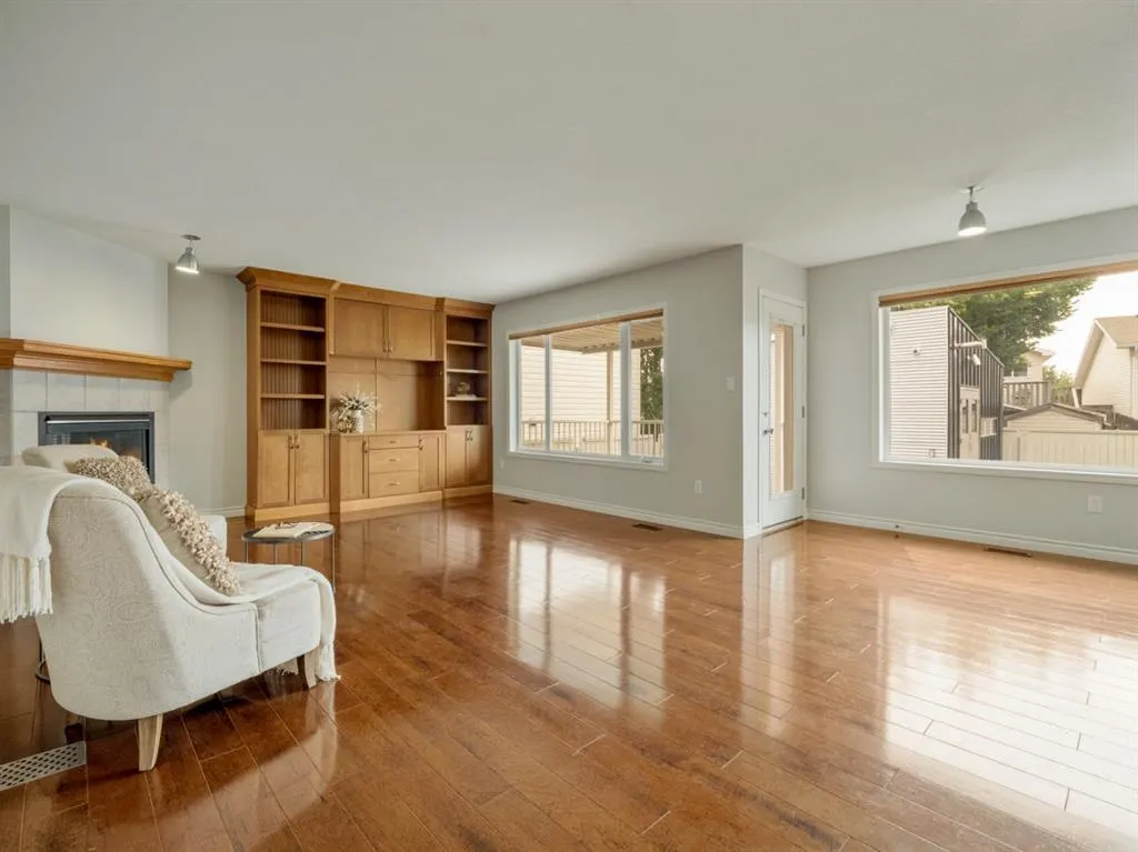 347 Squamish Court W