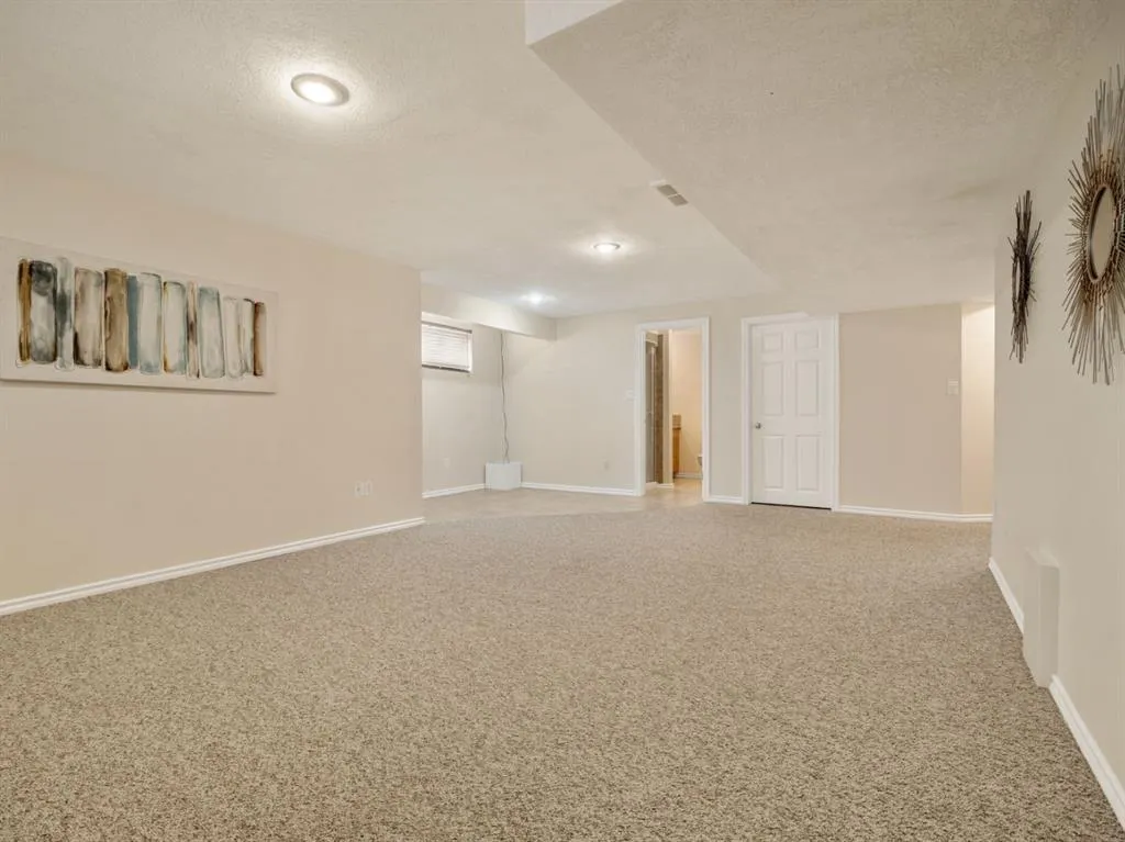 347 Squamish Court W