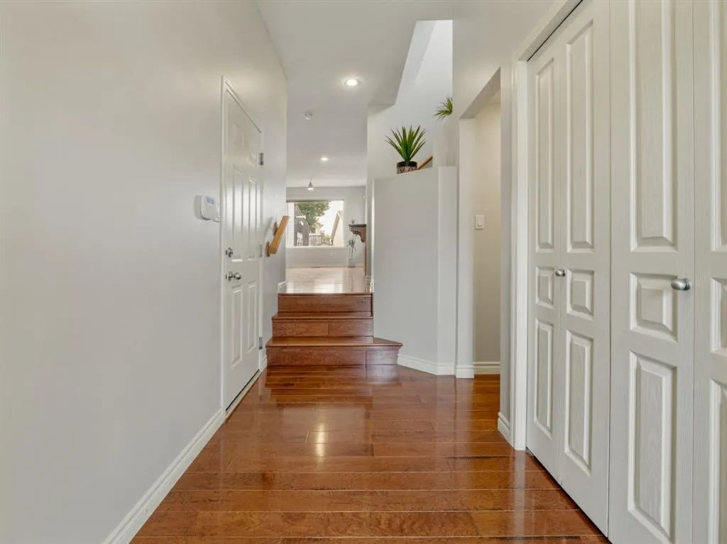 347 Squamish Court W