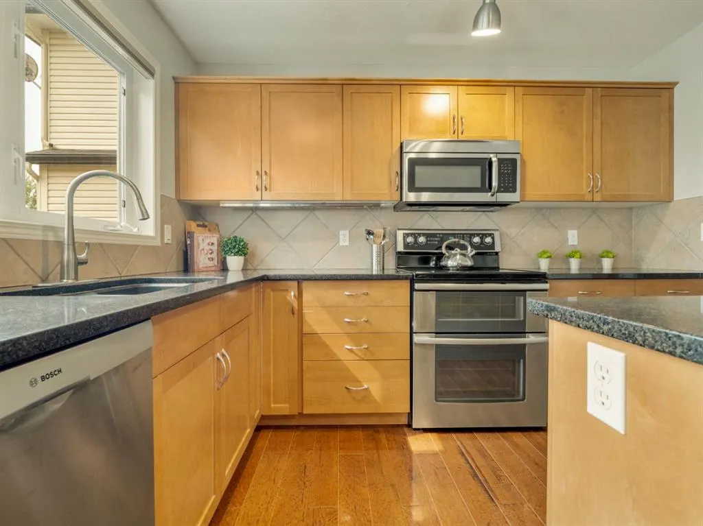 347 Squamish Court W