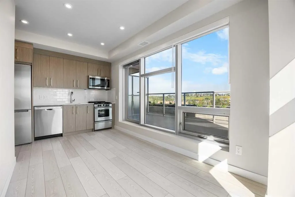 110 18A Street NW, #701