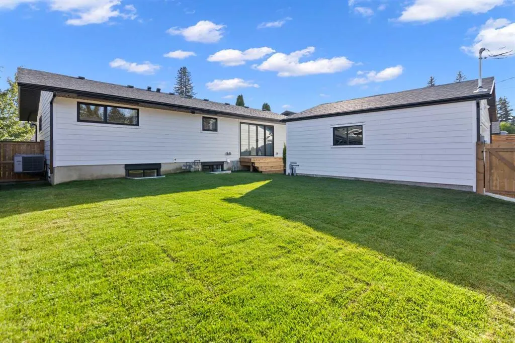 1275 Lake Sundance Crescent SE