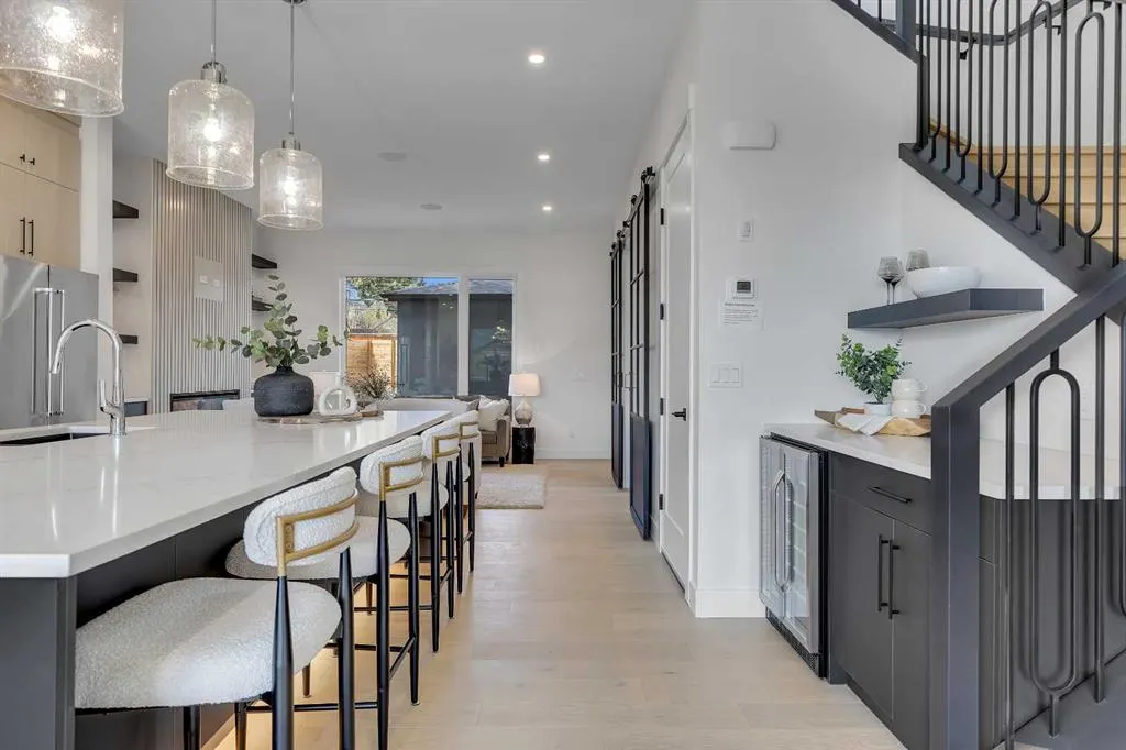 42 Collingwood Place NW