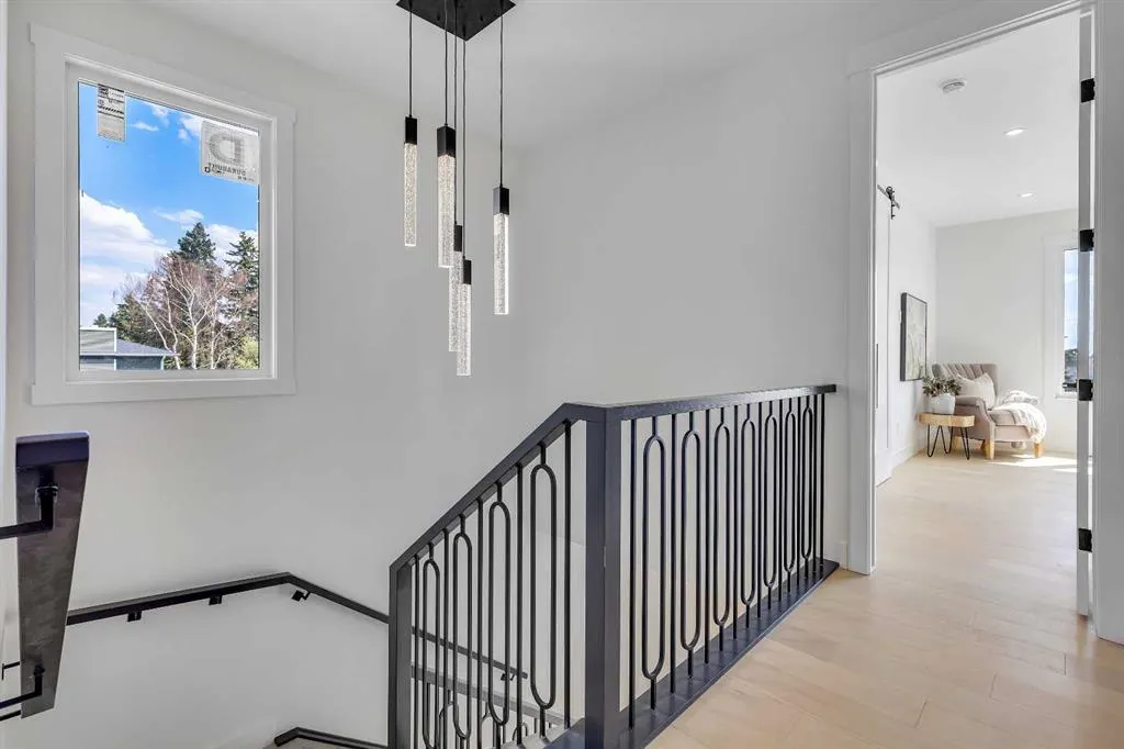 42 Collingwood Place NW