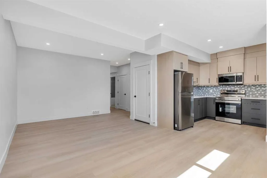 42 Collingwood Place NW