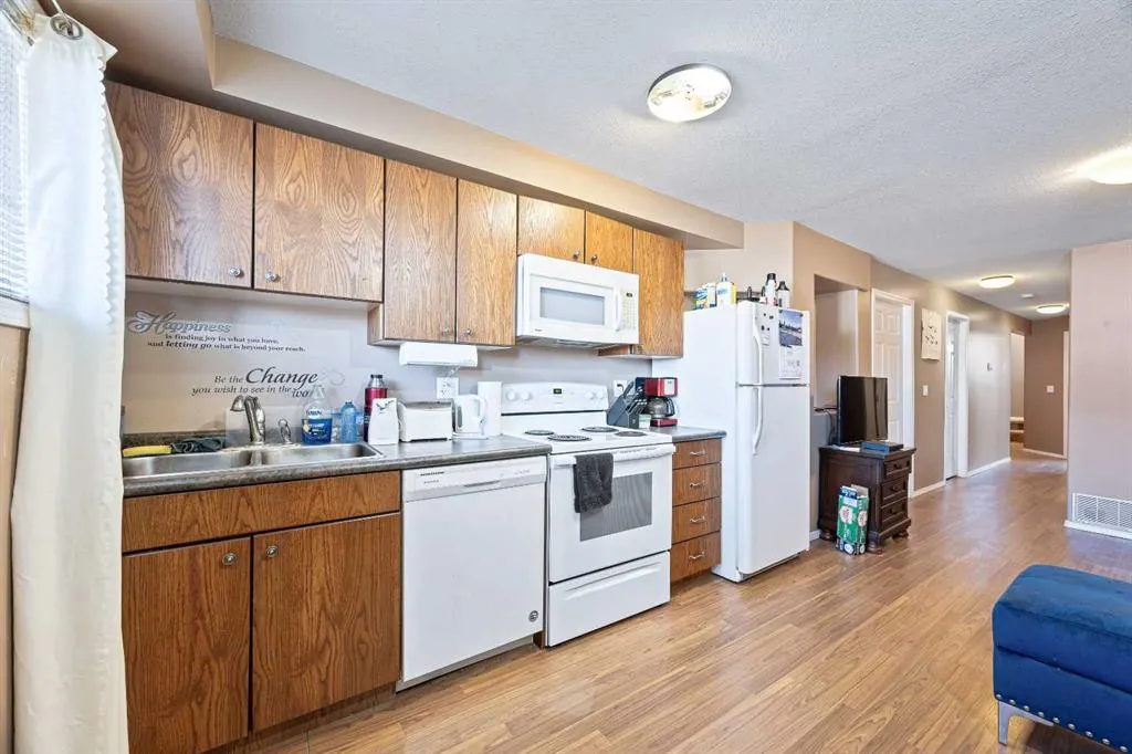 401 & 403 6 Street