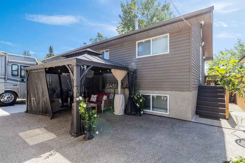 4728 Rundlehorn Drive NE