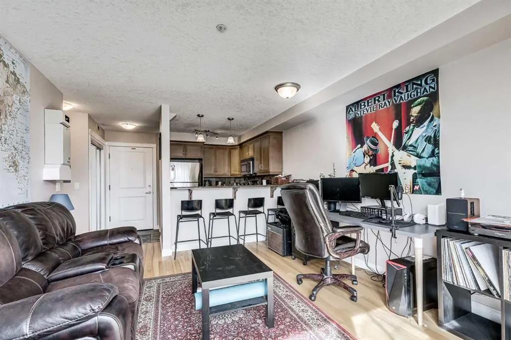 725 4 Street NE, #304