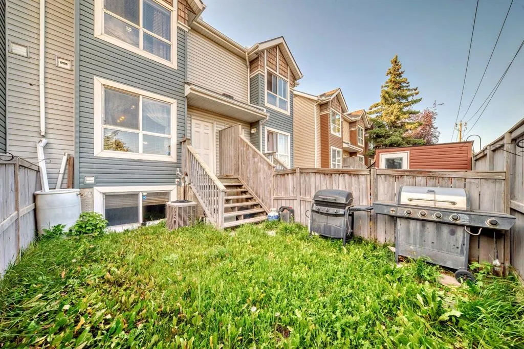70 Erin Woods Court SE