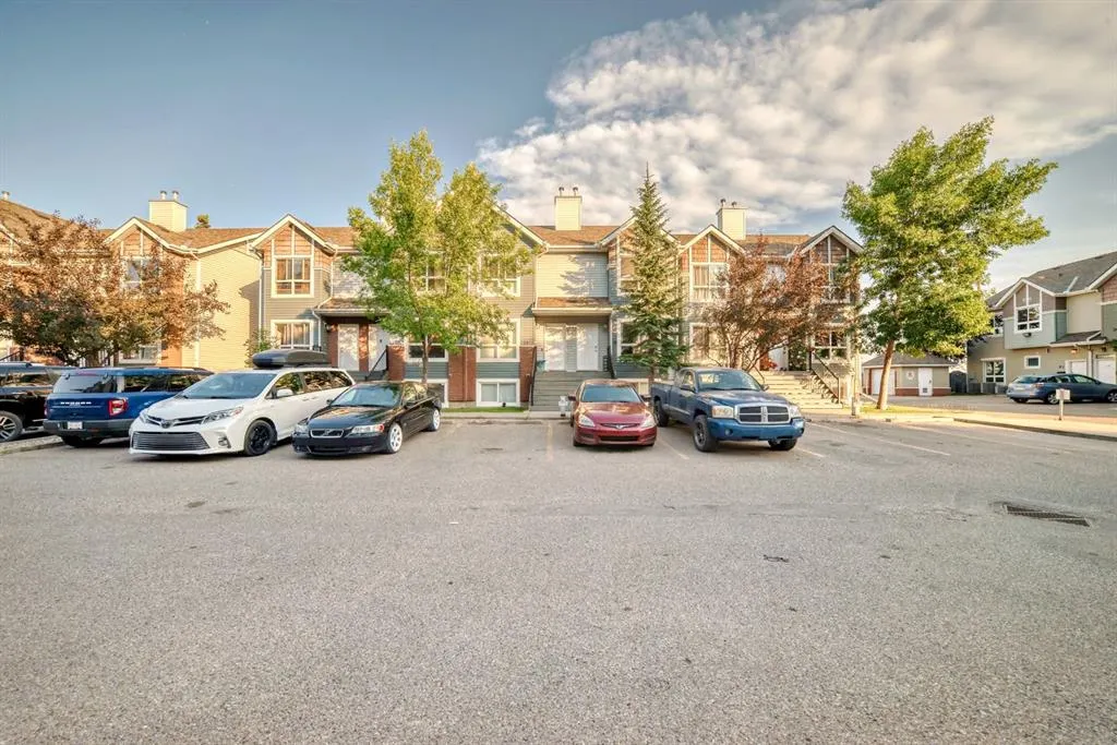 70 Erin Woods Court SE