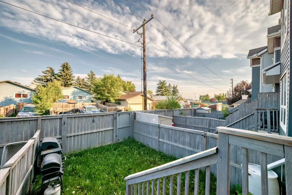 70 Erin Woods Court SE