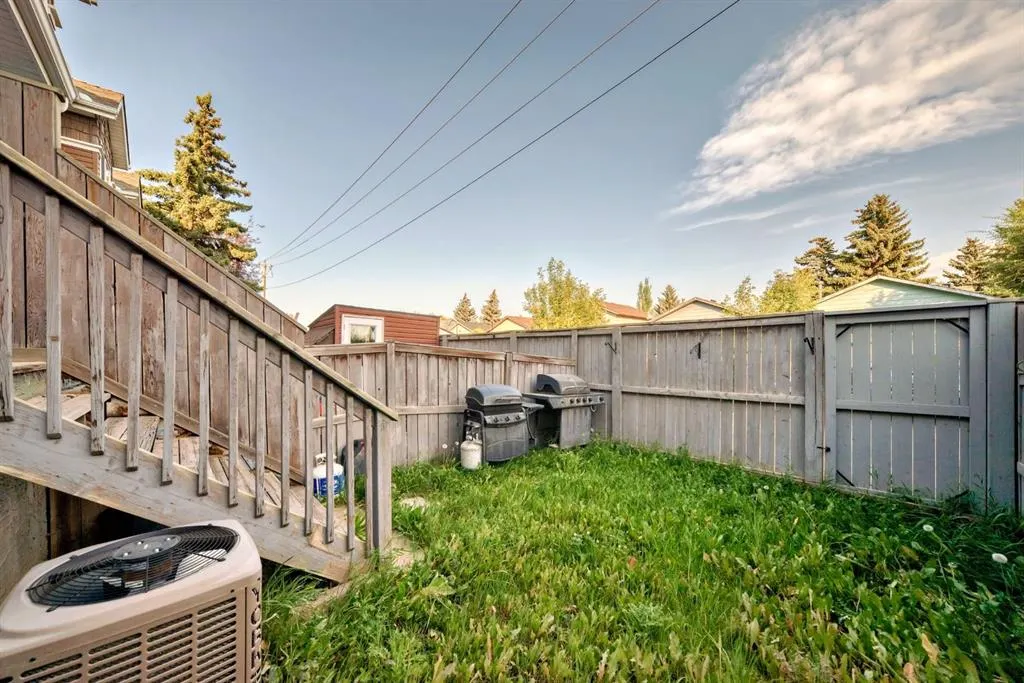 70 Erin Woods Court SE