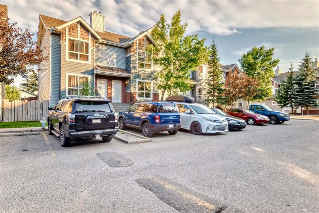 70 Erin Woods Court SE