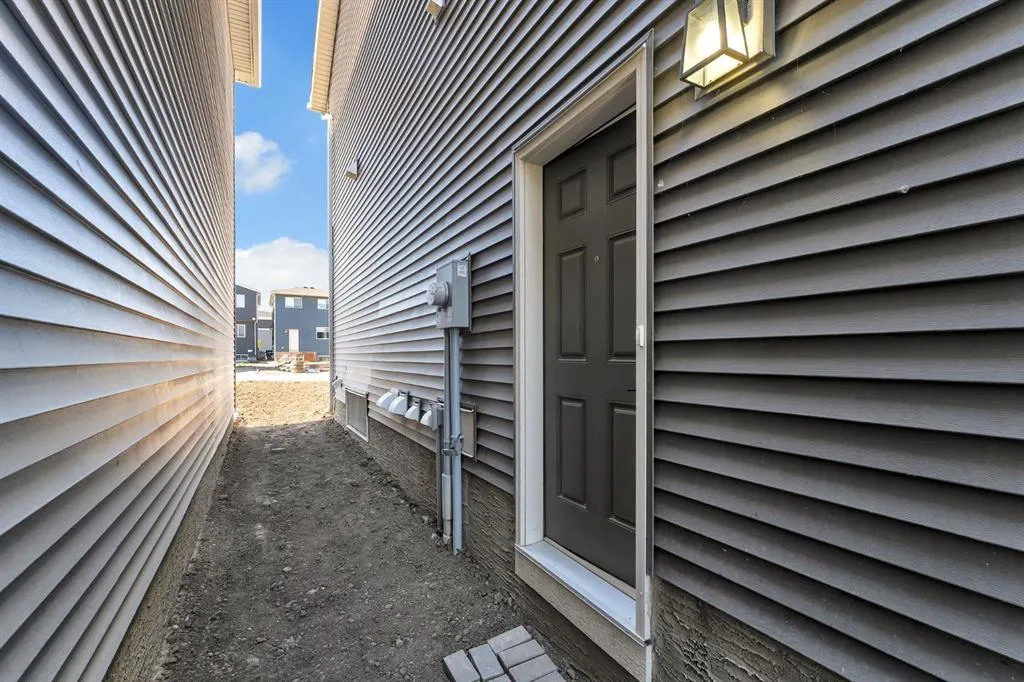 67 Corner Glen Gardens NE