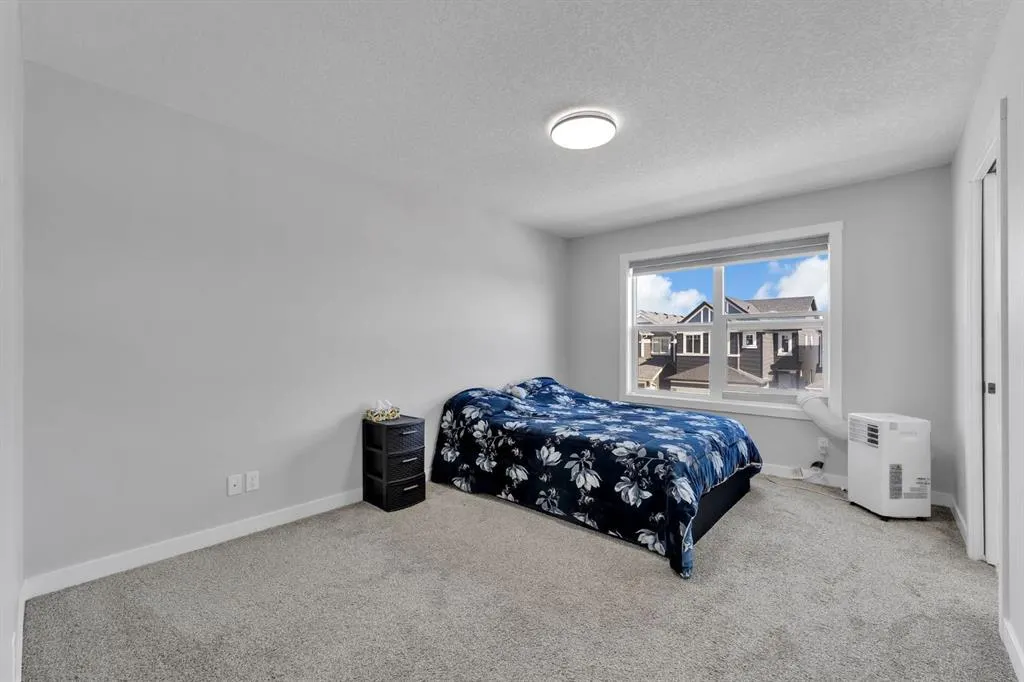 67 Corner Glen Gardens NE