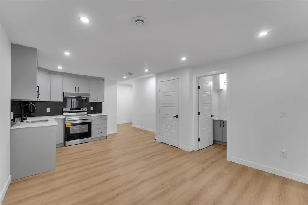 67 Corner Glen Gardens NE