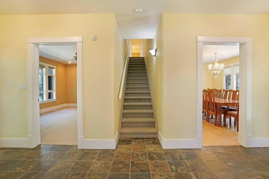 1024 Cassils Road W