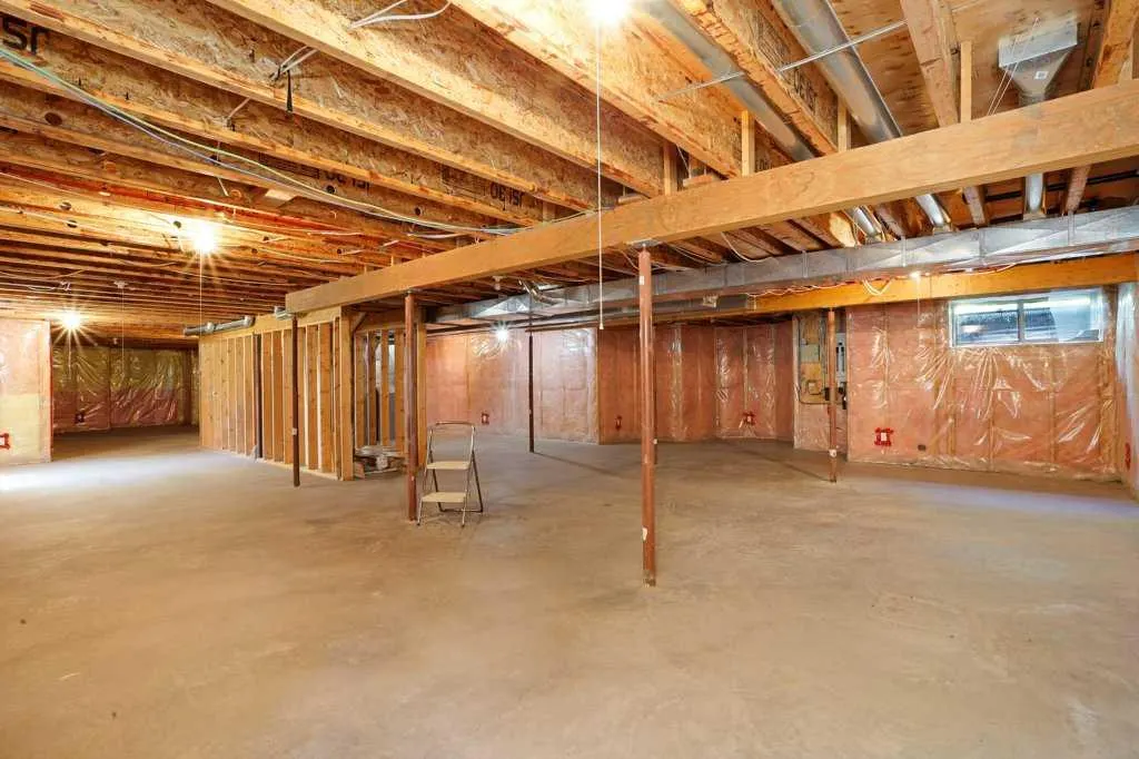 1024 Cassils Road W
