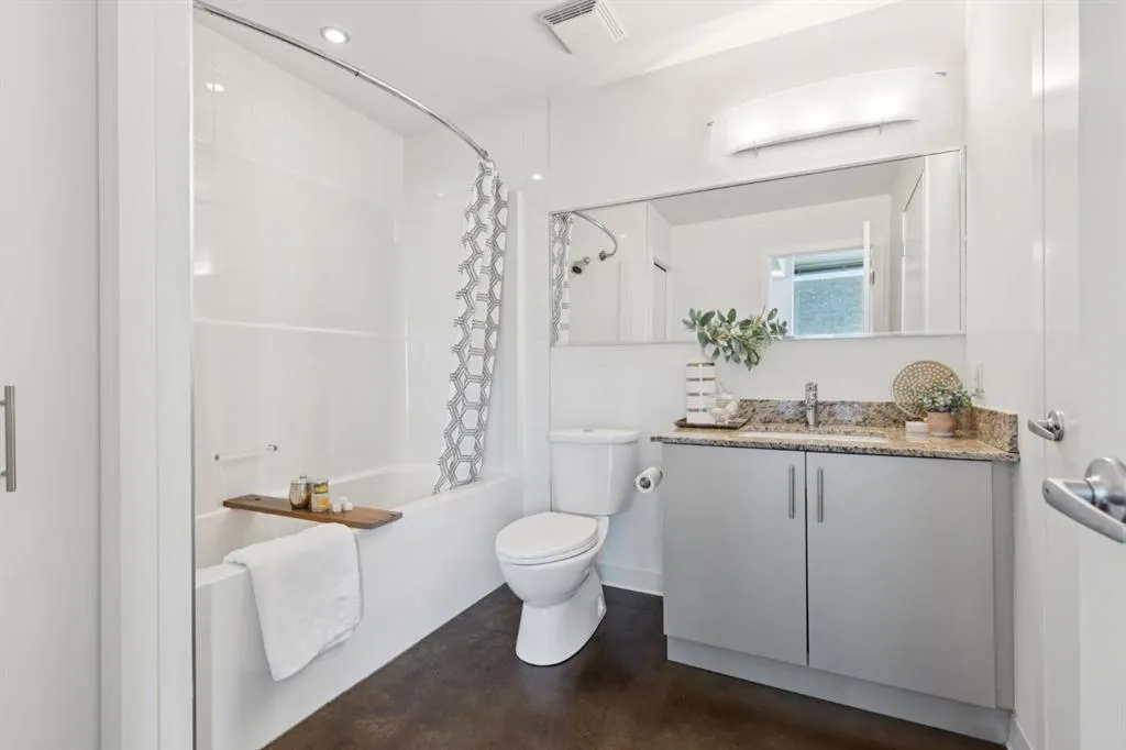 135 13 Avenue SW, #402