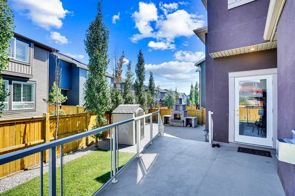 172 Kinniburgh Way Chestermere