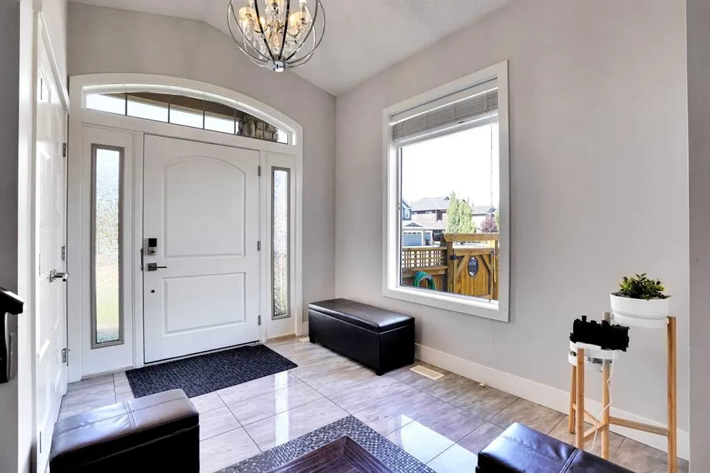 172 Kinniburgh Way Chestermere