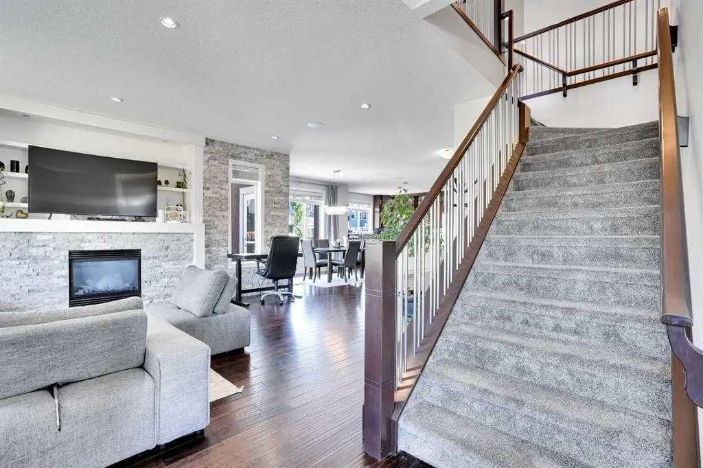 172 Kinniburgh Way Chestermere