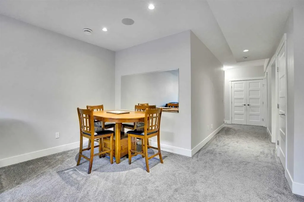 172 Kinniburgh Way Chestermere