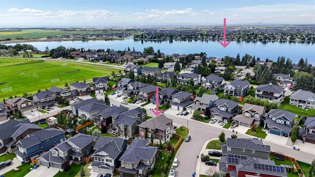 172 Kinniburgh Way Chestermere