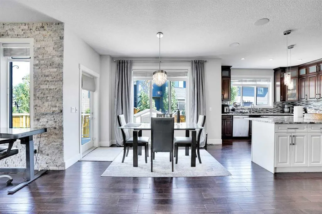 172 Kinniburgh Way Chestermere