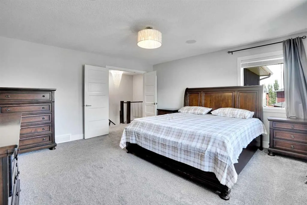 172 Kinniburgh Way Chestermere