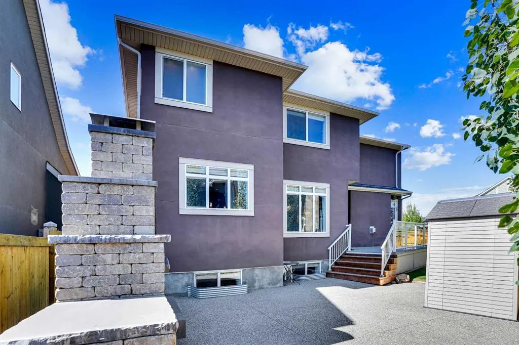 172 Kinniburgh Way Chestermere
