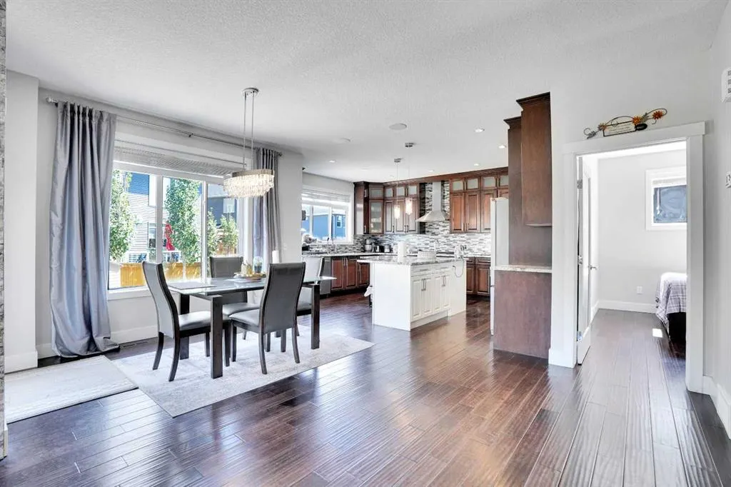 172 Kinniburgh Way Chestermere