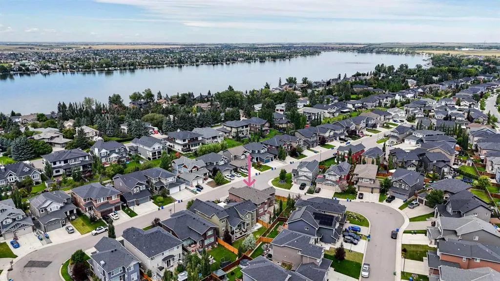 172 Kinniburgh Way Chestermere