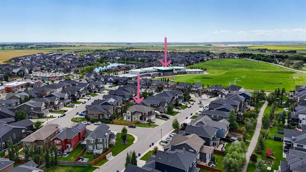 172 Kinniburgh Way Chestermere