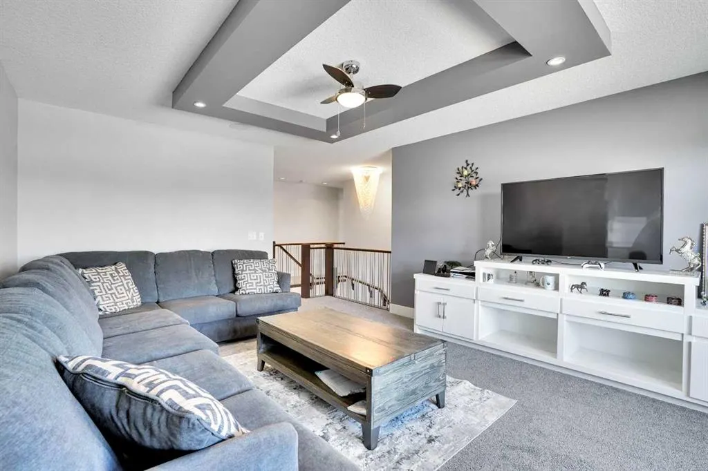 172 Kinniburgh Way Chestermere