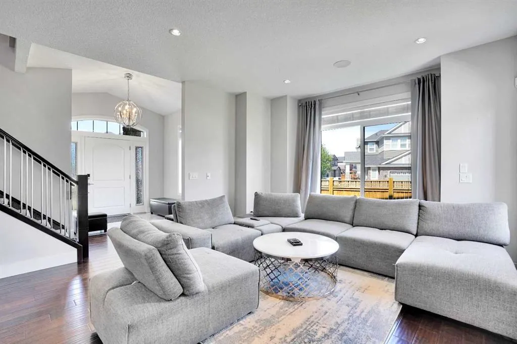 172 Kinniburgh Way Chestermere