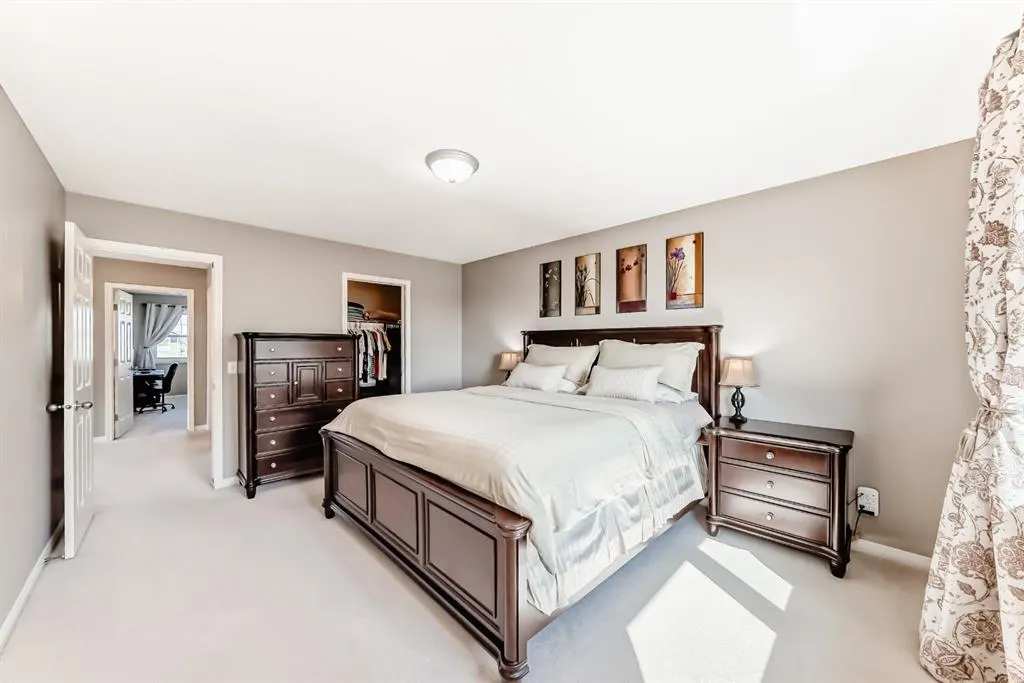 3 Saddlecrest Terrace NE
