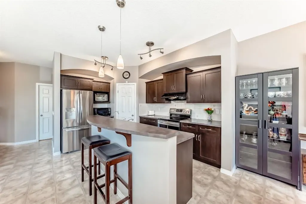 3 Saddlecrest Terrace NE
