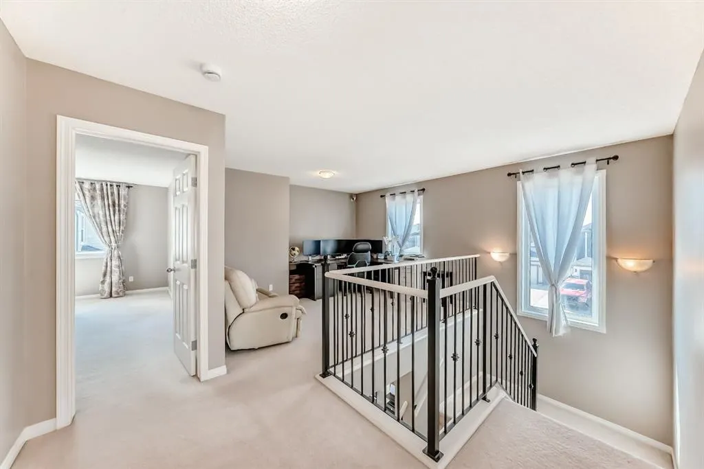 3 Saddlecrest Terrace NE