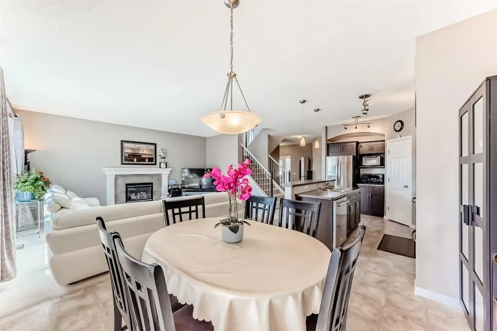 3 Saddlecrest Terrace NE