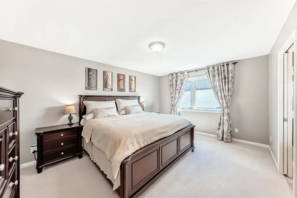 3 Saddlecrest Terrace NE