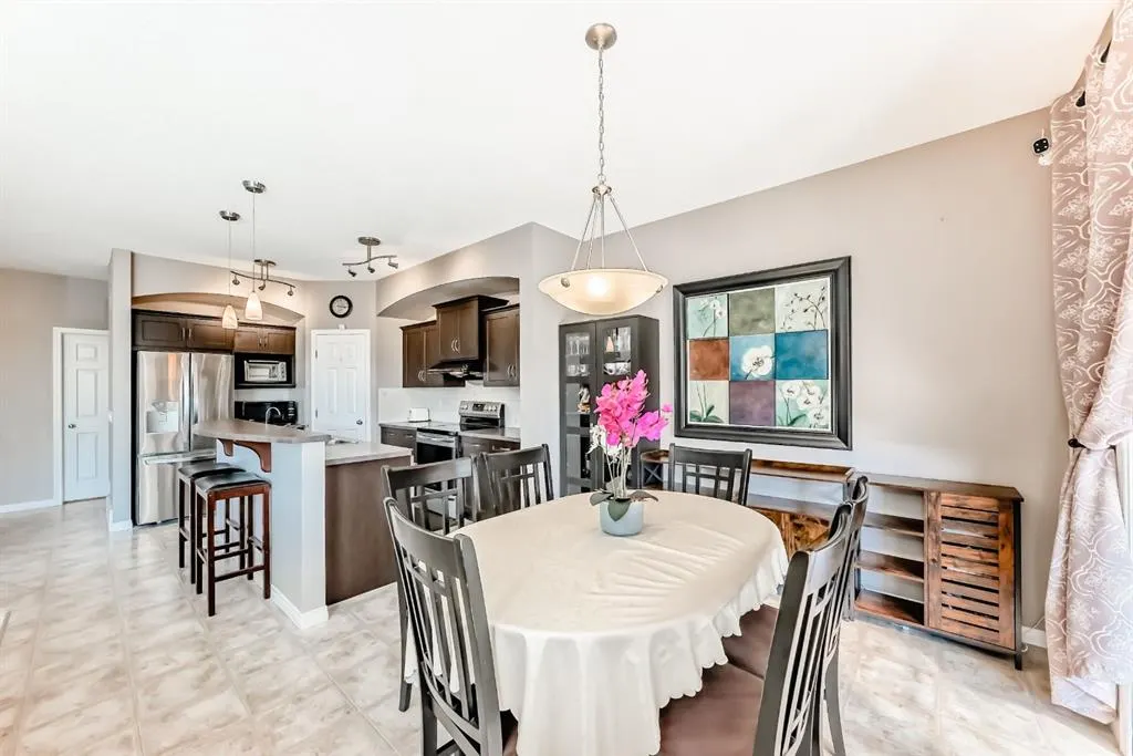 3 Saddlecrest Terrace NE