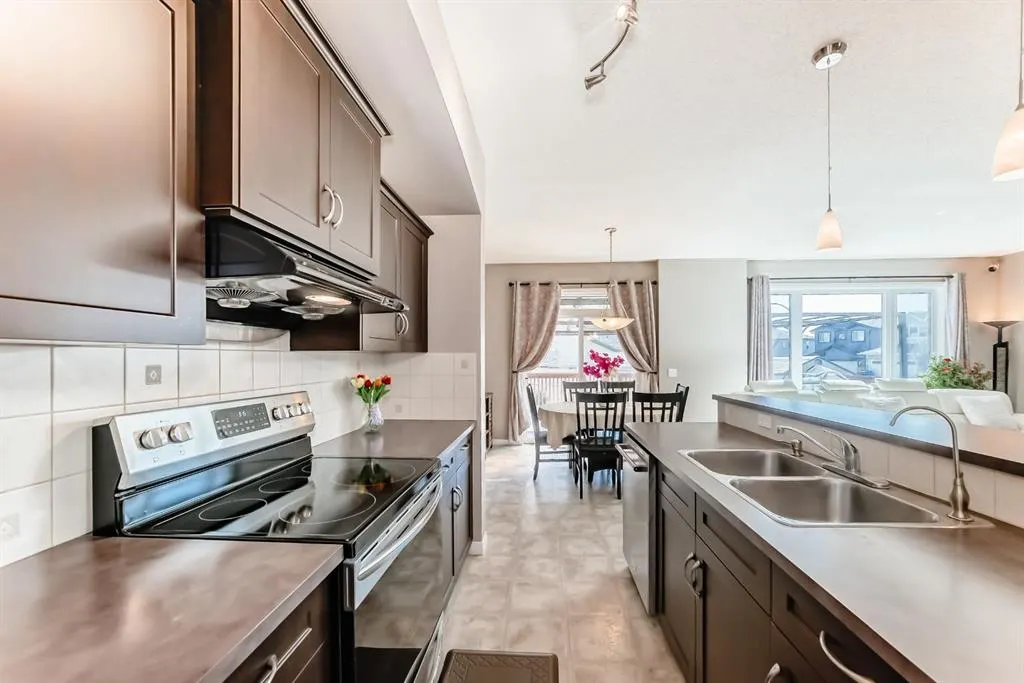 3 Saddlecrest Terrace NE