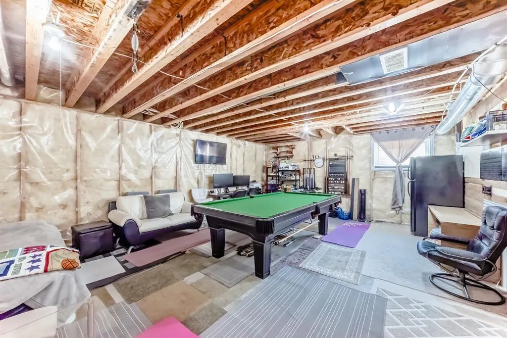 3 Saddlecrest Terrace NE