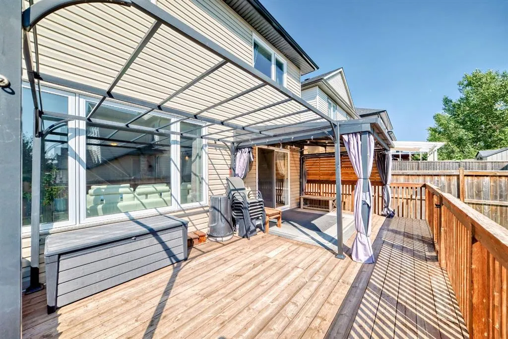3 Saddlecrest Terrace NE