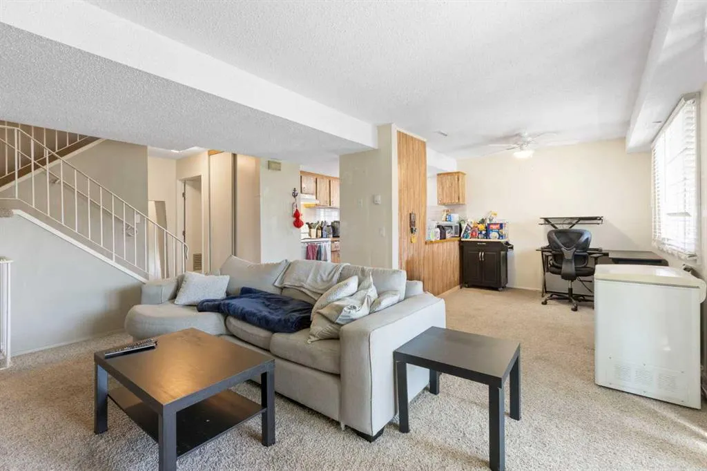 2200 Woodview Drive SW, #209